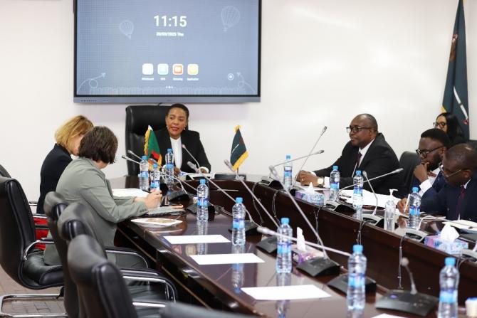 Speaker Mutti addressing the EU delegation, accompanied by senior members of staff from the National Assembly, during a courtesy call.