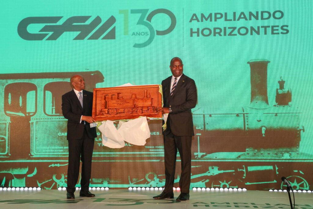 CFM - Representation of the first Lourenço Marques-Transvaal Locomotive (1895)