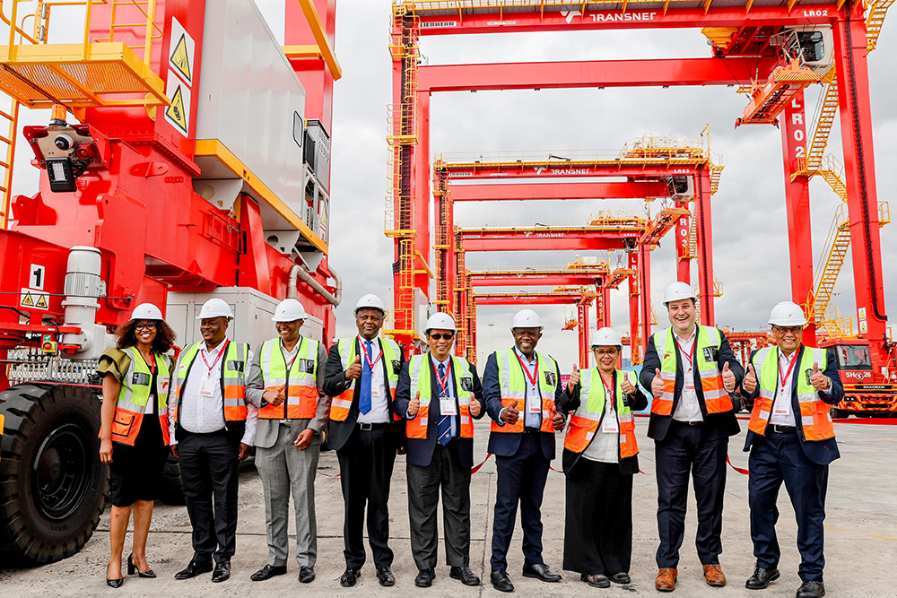 Noxolo Thabatha (Cape Town Terminal Manager), Ntuthuzelo Mhlubulwana (SATAWU President), Jabu Mdaki (Transnet Port Terminals Chief Executive), Dr Andile Sangqu (Transnet Board Chairperson), Dr Ivan Meyer (Western Cape Minister of Agriculture, Economic Development and Tourism), Solly Letsoalo (Transnet Group Chief Operating Officer), Michelle Phillips (Transnet Group Chief Executive), Geordin Hill-Lewis (City of Cape Town Executive Mayor) and Oscar Borchards (Western Cape Terminals Managing Executive).
