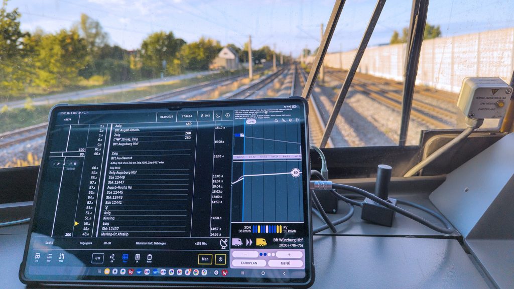 Intelligent and efficient driving: The LEADER Flow driver assistance system achieves double-digit percentage energy savings on freight trains – shown here in test operation with the dynamic timetable from cn-mobility. | © Knorr-Bremse