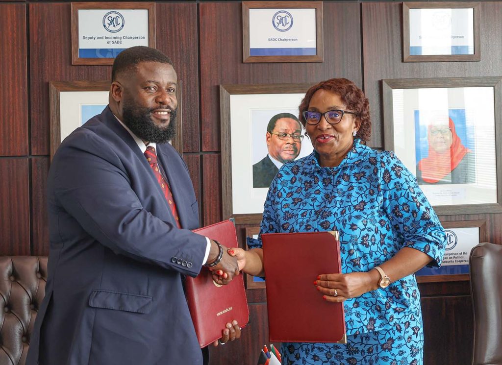 Frank Tayali, MP, Minister of Transport and Logistics of the Republic of Zambia, was received by Ms Duduzile Simelane, Acting Deputy Executive Secretary for Regional Integration, together with senior officials of the SADC Secretariat. Photo SADC
