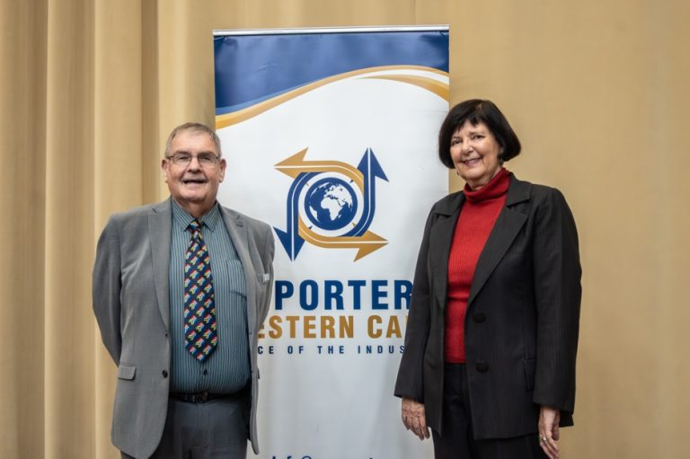 Exporters Western Cape Chairman Terry Gale and Minister of Transport Barbara Creecy.